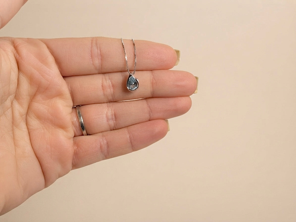 Conjunto Gota Zircônia Azul em Prata 925