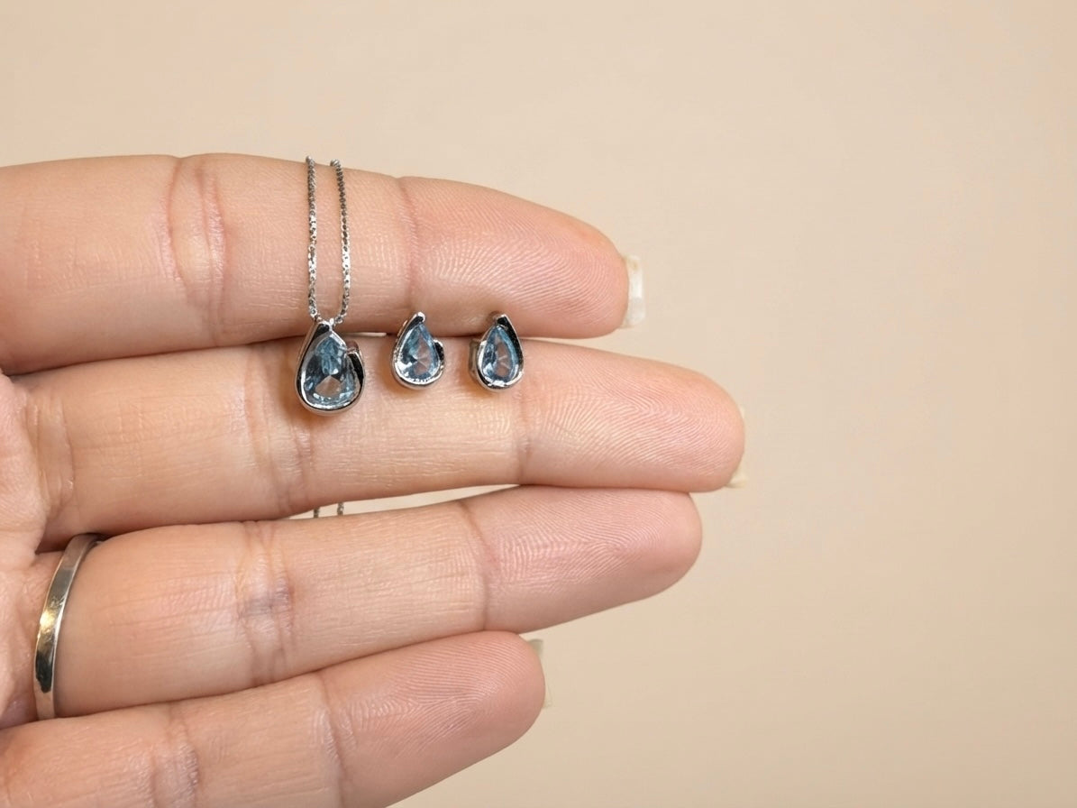 Brinco Gota Aberta com Zircônia Azul em Prata 925