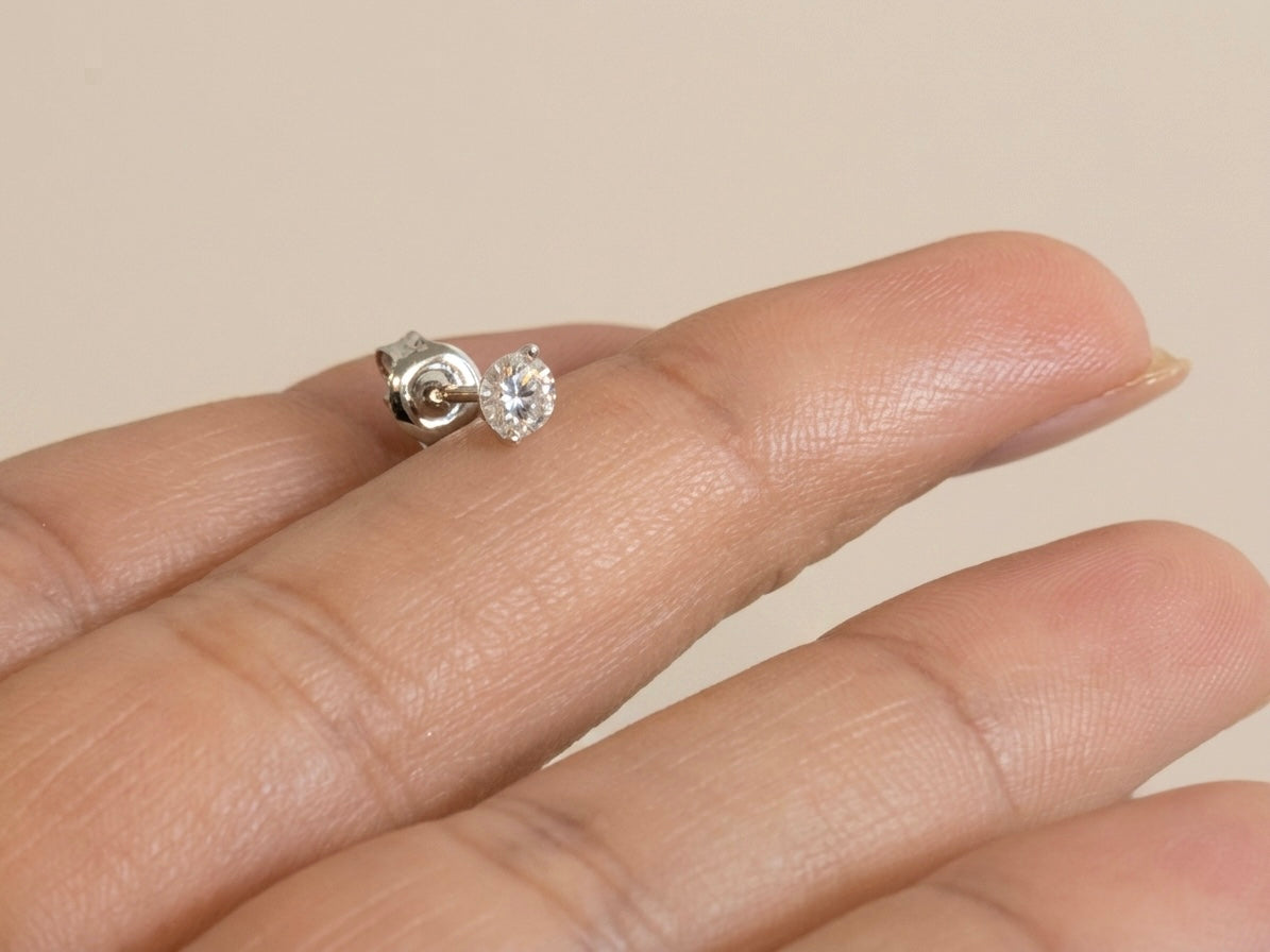 Brinco Segundo Furo 4mm Moissanite