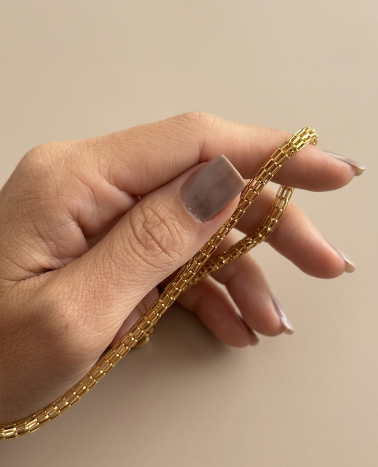 Choker Malha Tubular Banhada a Ouro