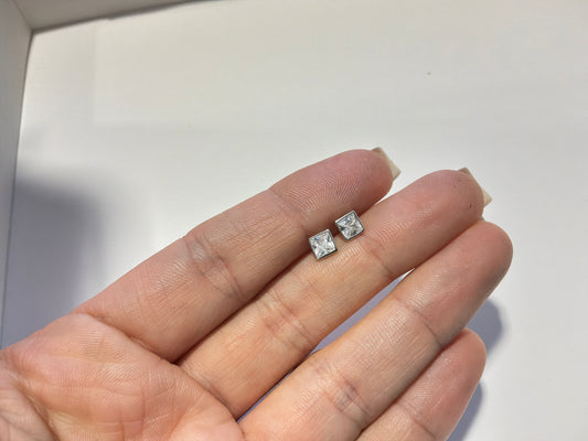 Brinco em prata 925 - Zircônia Quadrada
