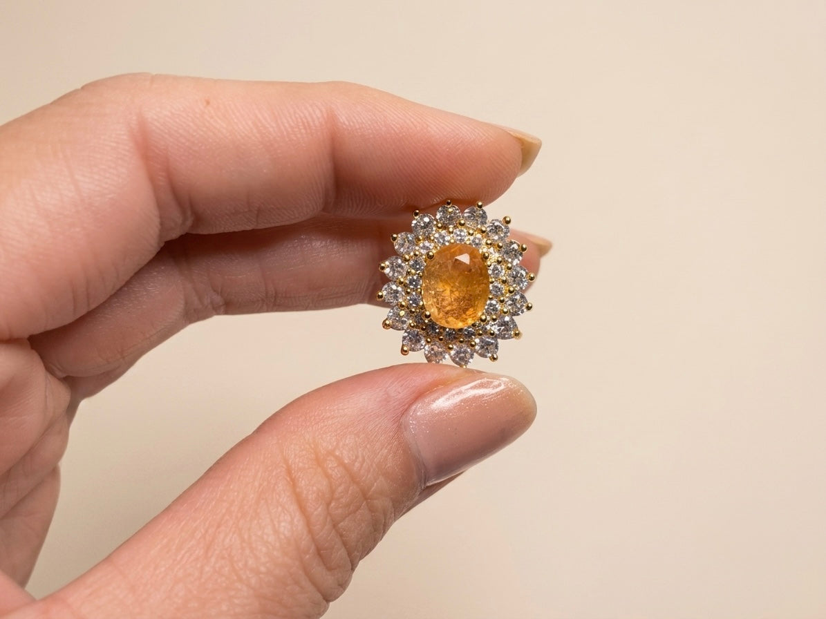 Brinco Oval Cravejado Banhado a Ouro 18k