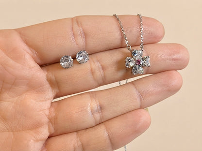 Conjunto Colar Flor e Brincos Ponto de Luz
