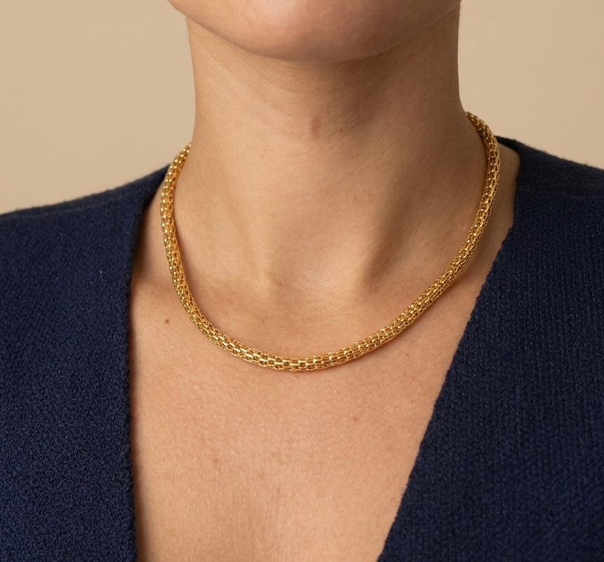 Choker Malha Tubular Banhada a Ouro