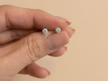 Brinco Segundo Furo 4mm Moissanite