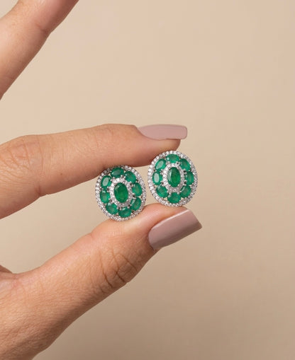 Conjunto Oval Cravejado Cor Esmeralda em Prata 925