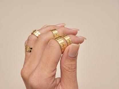 Anel Quadradinhos Banhado a Ouro