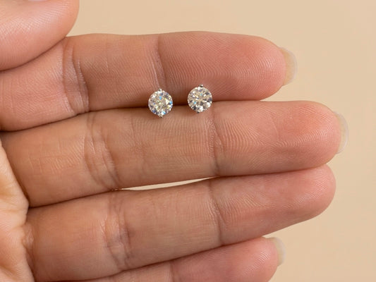 Brinco Ponto de Luz 5mm Moissanite
