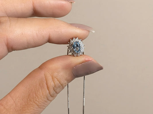 Colar Oval Cravejado Zircônia Azul em Prata 925