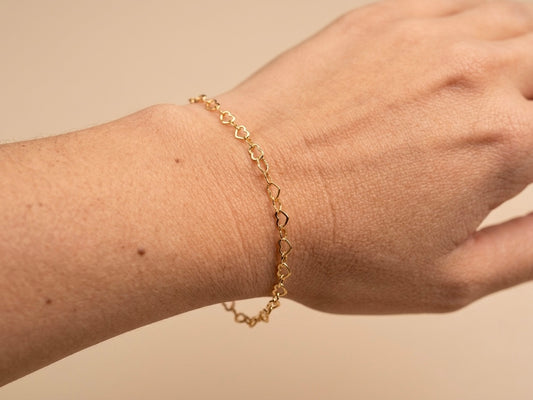Pulseira Corações Vazados Banhada a Ouro 18k