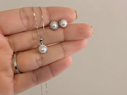 Conjunto Pérola com Halo de Zircônias em Prata 925