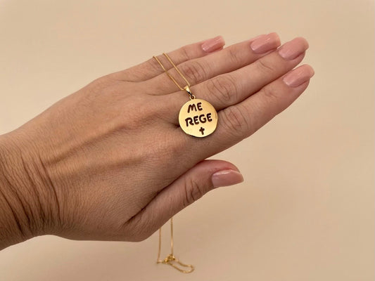 Colar Medalhão Me Rege Banhado a Ouro 18k