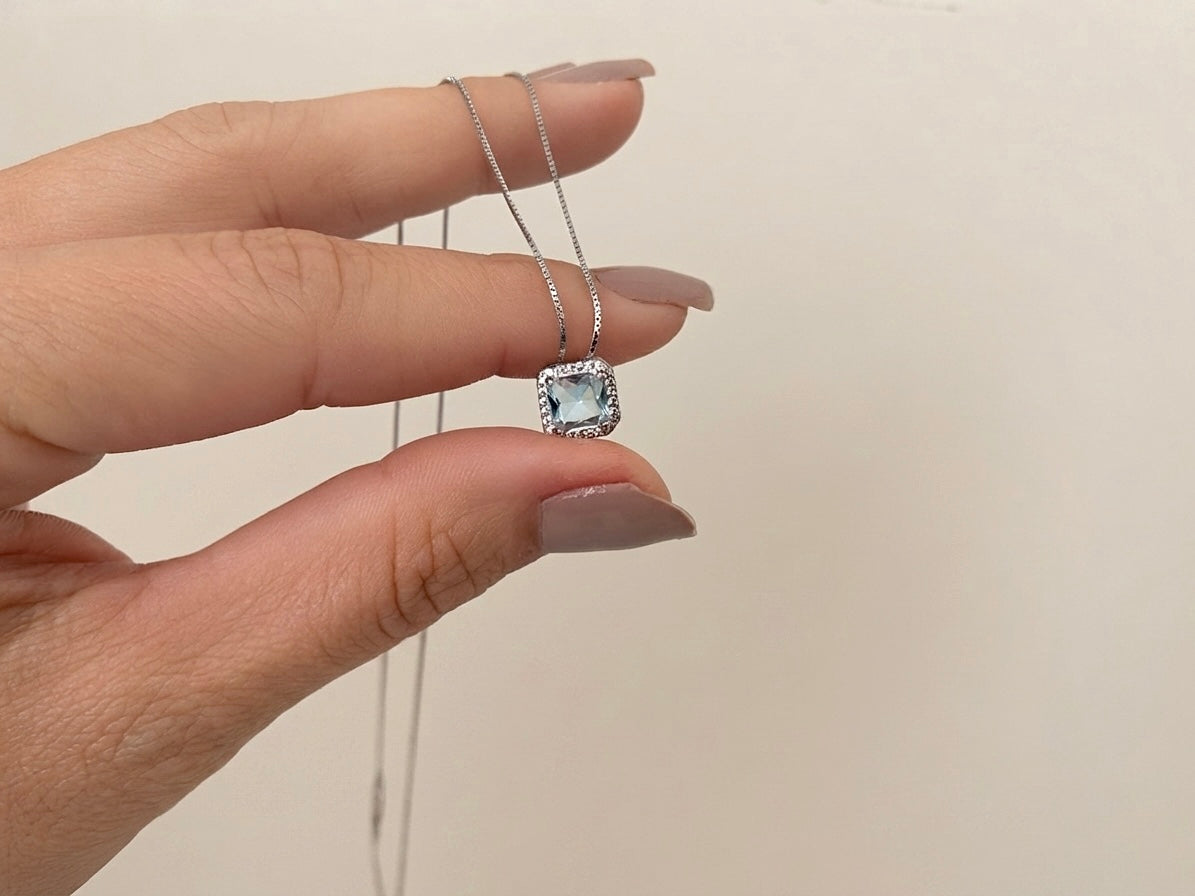 Conjunto Quadrado com Zircônia Azul Claro em Prata 925